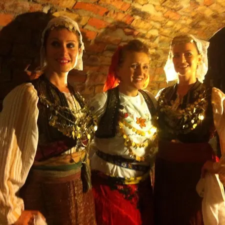 Restaurant Bujtina E Gjelit ホテル 4*