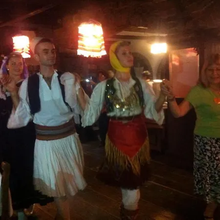 Restaurant Bujtina E Gjelit ホテル ティラナ