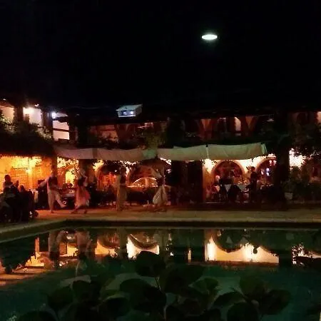 ホテル Restaurant Bujtina E Gjelit ティラナ