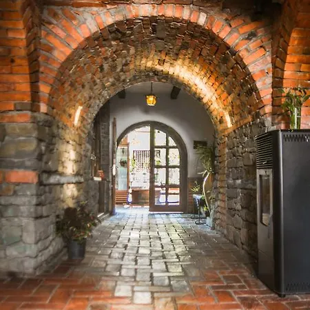 Restaurant Bujtina E Gjelit 4*