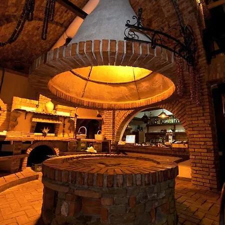 Restaurant Bujtina E Gjelit ホテル ティラナ