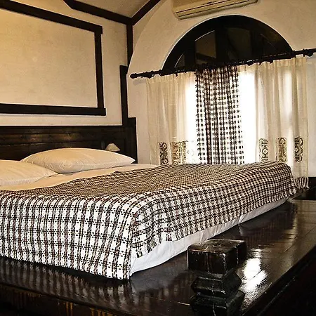 ホテル Restaurant Bujtina E Gjelit 4*