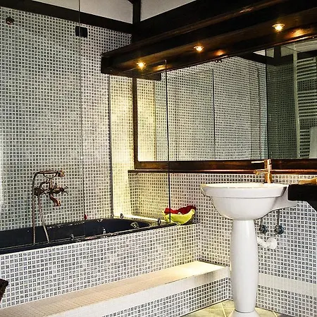 Restaurant Bujtina E Gjelit 4*