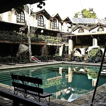 Restaurant Bujtina E Gjelit ホテル 4*