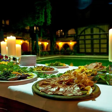 Restaurant Bujtina E Gjelit 4* ティラナ