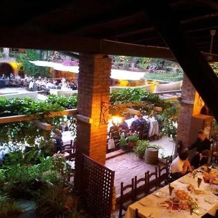 Restaurant Bujtina E Gjelit ティラナ