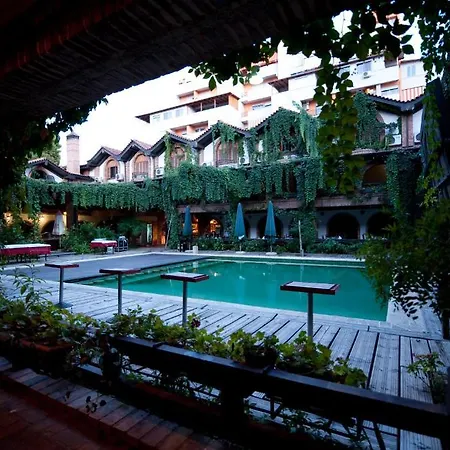 Restaurant Bujtina E Gjelit ティラナ