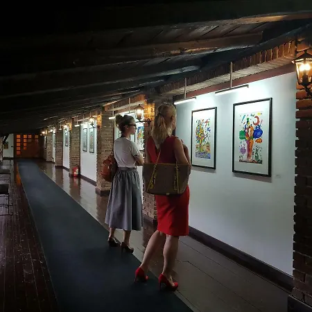 Restaurant Bujtina E Gjelit 4* ティラナ