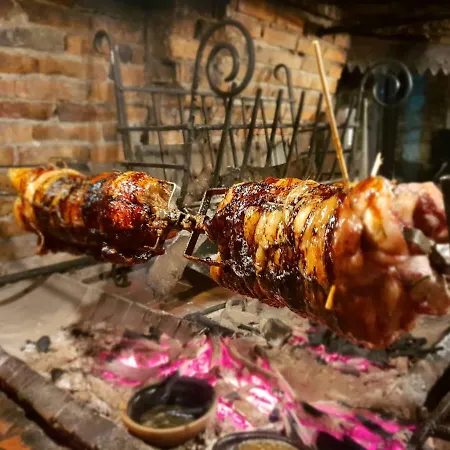 Restaurant Bujtina E Gjelit ティラナ