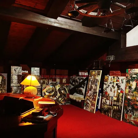 Restaurant Bujtina E Gjelit ティラナ