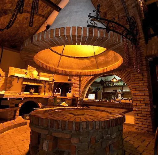 Restaurant Bujtina E Gjelit Szálloda Tirana